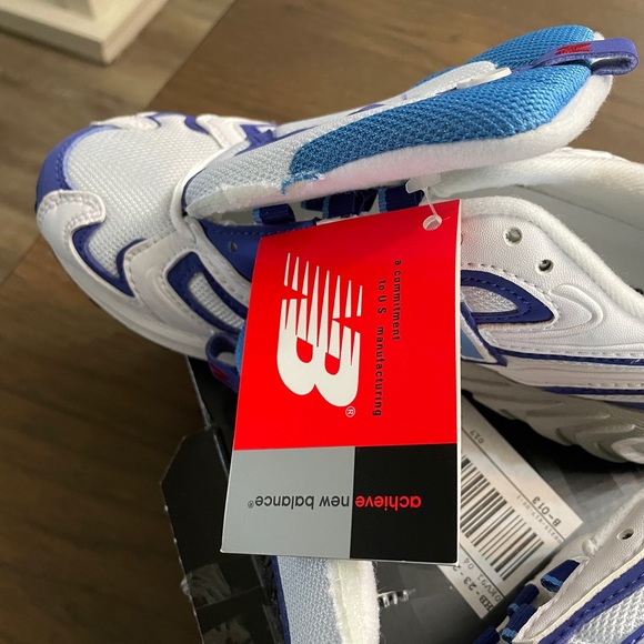 Women New Balance athletic shoes - Picture 4 of 6